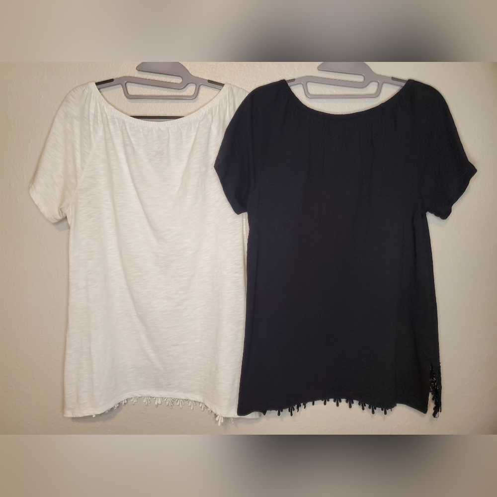 St. John's Bay 2 Pack Of Black and White Short Sleeve Blouses Size M - Picture 2 of 4
